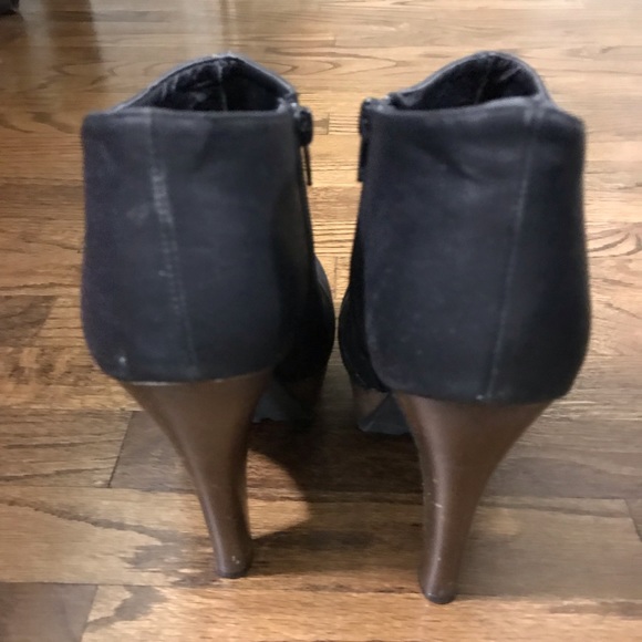 Black booties with wooden brown heel - Picture 3 of 5